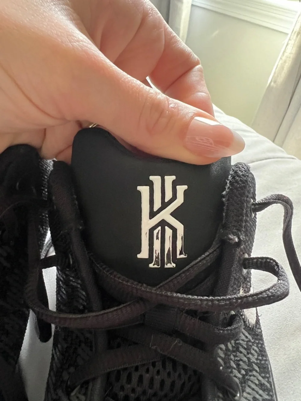 Nike Kyrie Flytrap 2 Black White Kids Basketball‎ Shoes AQ3412-001 Size 5Y